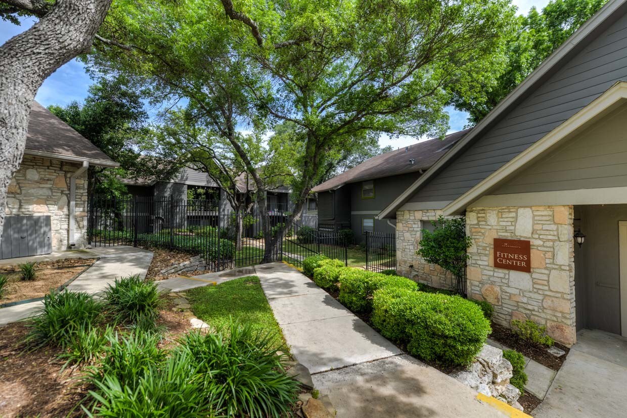 Distinction Apartments in San Antonio, TX