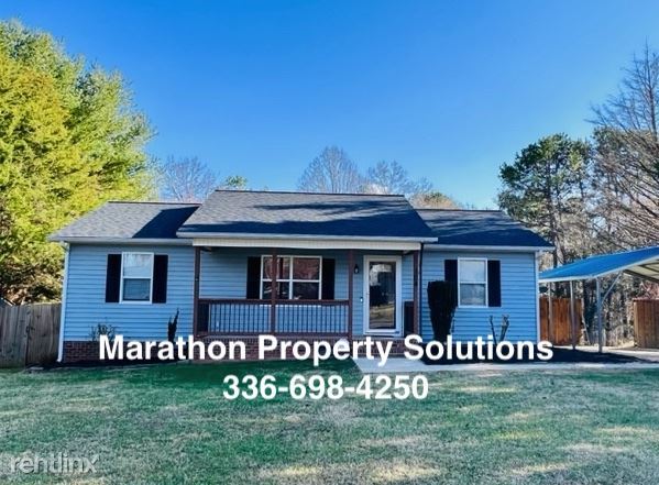 Primary Photo - 3 br, 2 bath House - 104 Back St