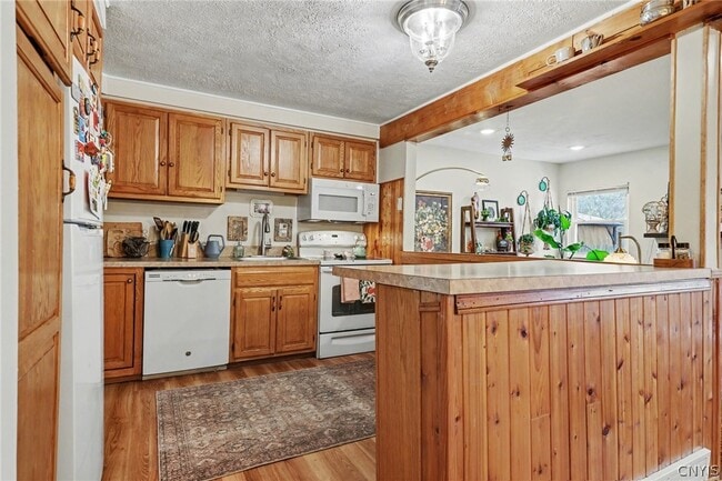 Building Photo - 8015 Marlin Dr