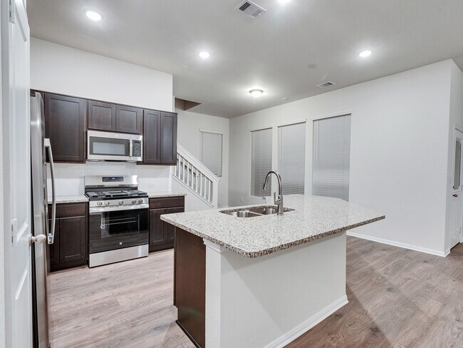 Foto del edificio - 408 Magnolia Ln