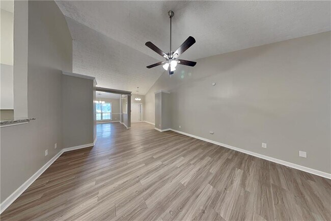 Foto del edificio - 131 Trellis Ct