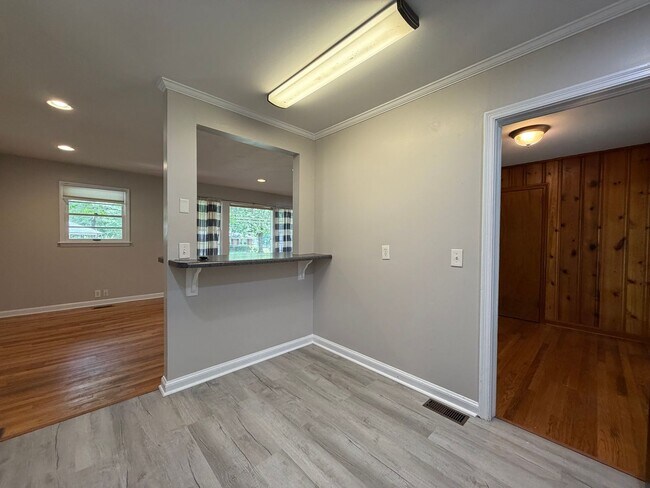 Building Photo - Brick 3/1 House in Garden Lakes- $1,495