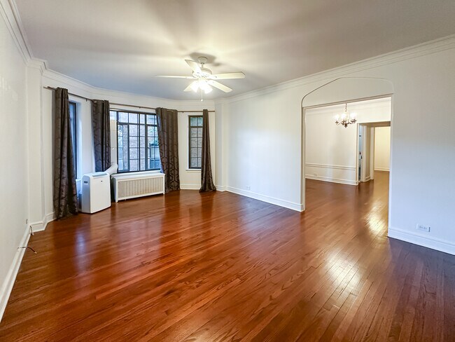 Foto del edificio - 815A Forest Ave