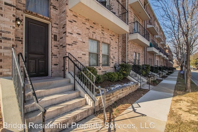 Building Photo - 2816 Lubbock Ave