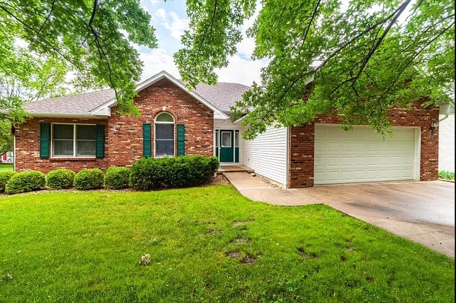 Building Photo - 4405 Fall River Dr