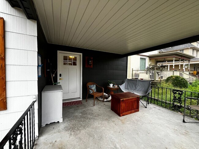 Building Photo - Pendleton Heights 4BR—Updated Historic Cha...
