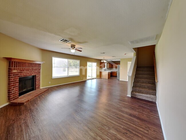 Building Photo - 116 Paige Bend