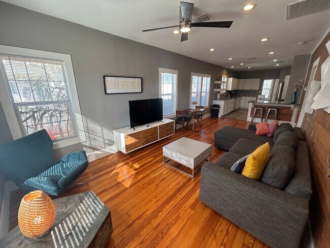 Foto del edificio - AVAILABLE NOW! 2 Bedroom / 2 Bath Home Nea...