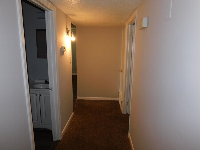 Foto del edificio - 5293 Cedar Bluff Dr