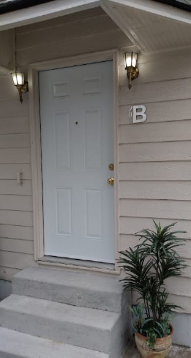 Building Photo - 201 Lake Dr