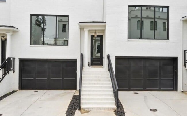 Building Photo - 3667 Peachtree Rd