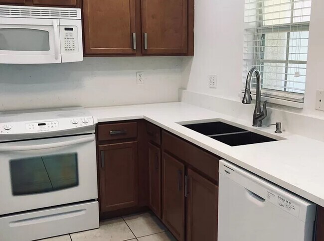 Building Photo - 5380 Quarry Rock Rd