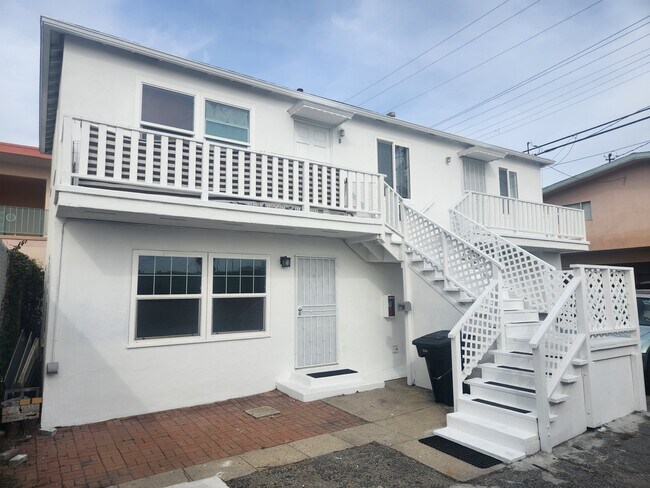 1331 12th St - 12 Blocks from the Beach - 1331 12th St