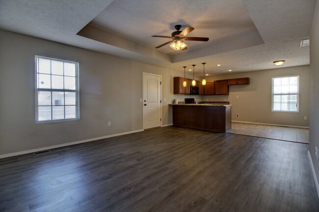 Foto del edificio - 5613 W Longleaf Dr