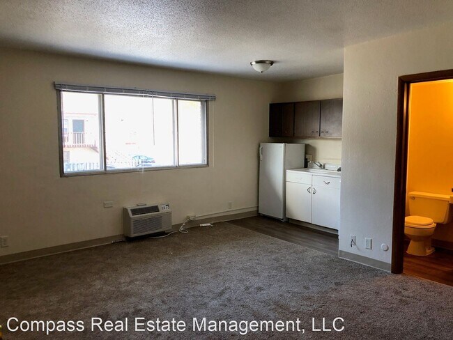 Building Photo - 1215 S Dewey St