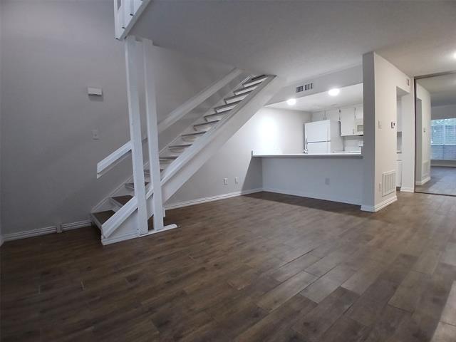 Foto del edificio - 4640 Country Creek Dr