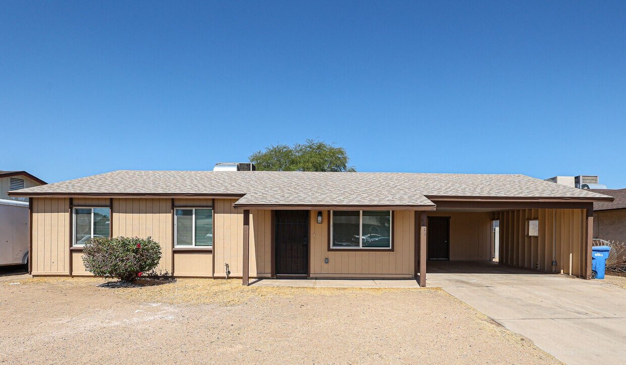 Primary Photo - Newly Renovated Open Concept Home