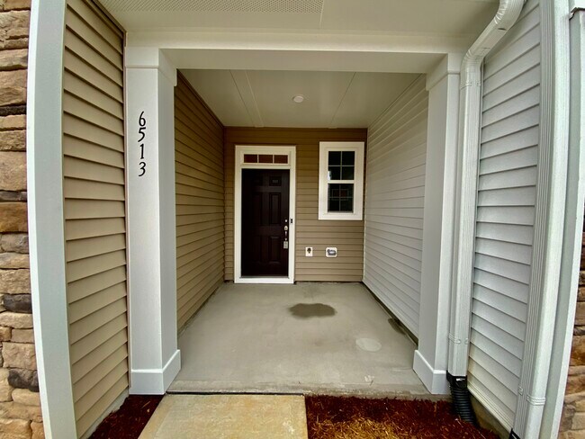 Foto del edificio - 6513 Tremolo Trl