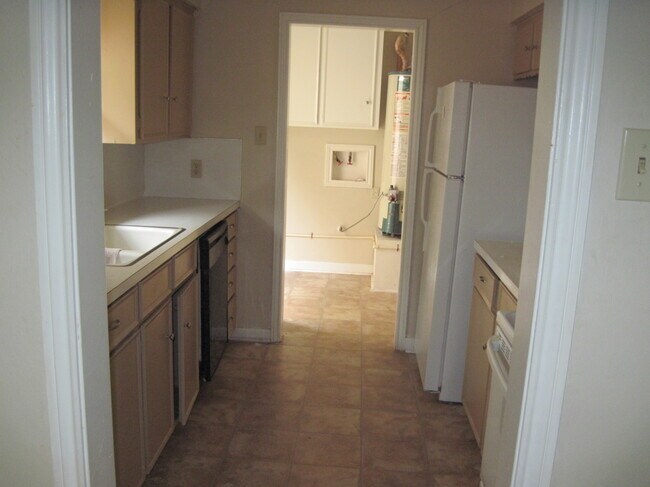 Building Photo - 206 Coryell St