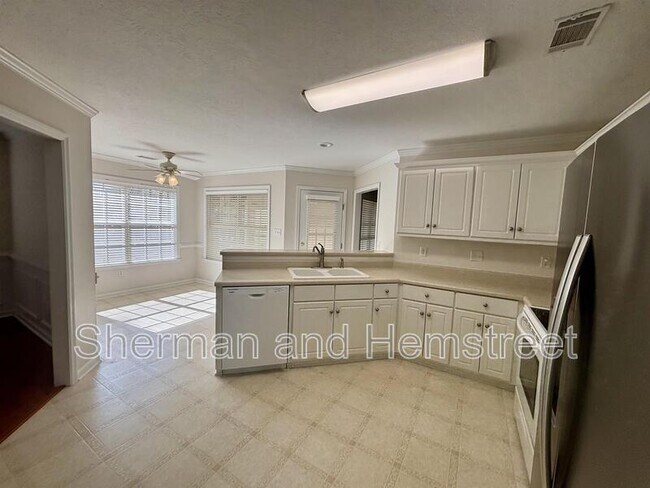 Building Photo - 389 Sandleton Way