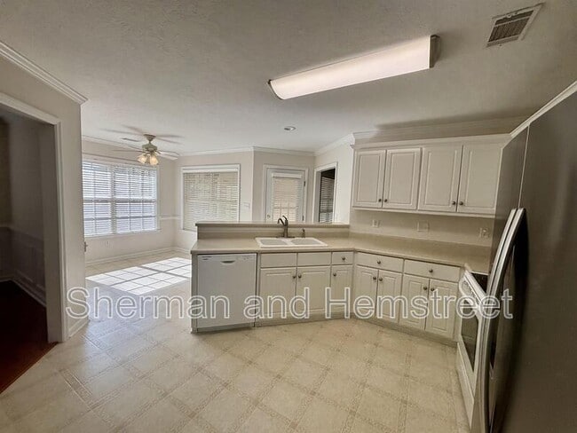 Foto del edificio - 389 Sandleton Way