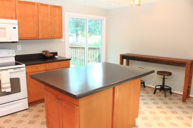 Building Photo - 10936 Huntington Woods Cir