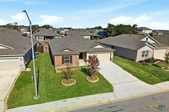 Building Photo - 1132 Amber Lk