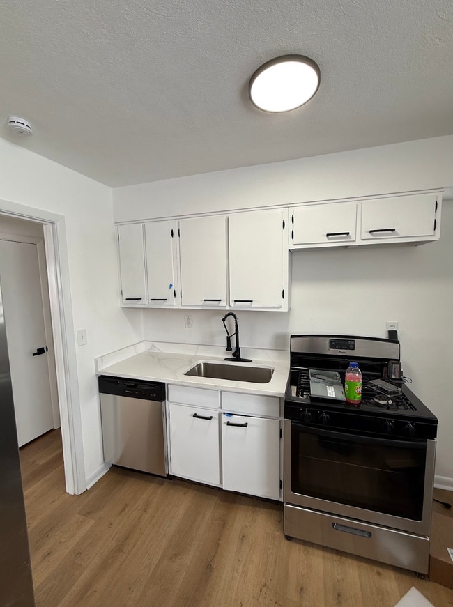 Building Photo - 6693 Sterling Dr