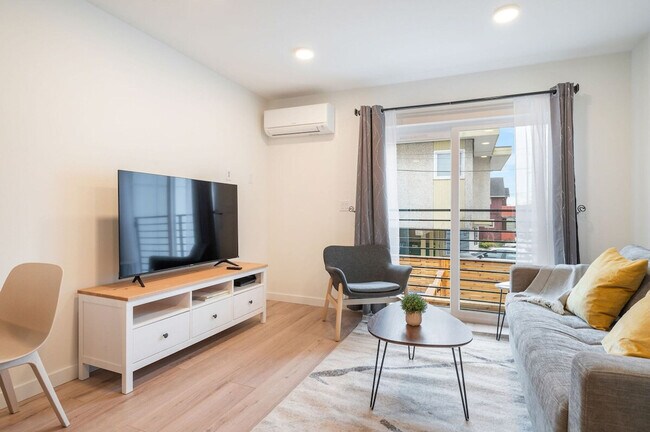 Foto del edificio - 4322 Winslow Pl N