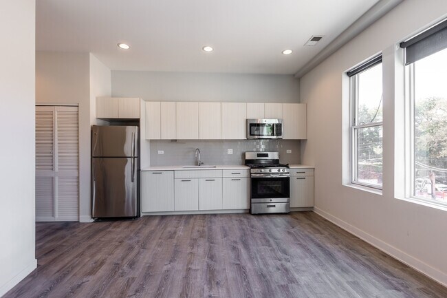 Foto del edificio - 2247 W Lawrence Ave