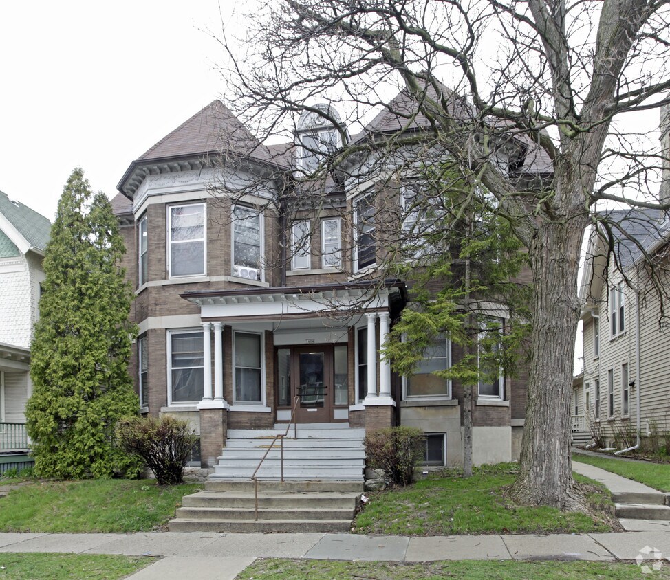 Building Photo - 1604 E Kane Pl