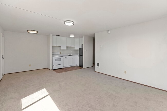 Building Photo - 1300 Lawton St