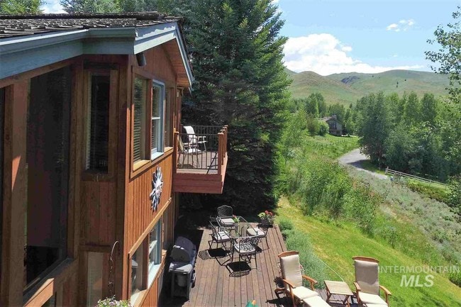 Foto del edificio - 4 Huckleberry Ln