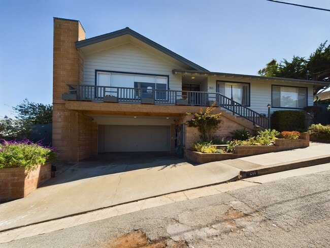 Foto del edificio - Beautifully remodeled studio downtown PG