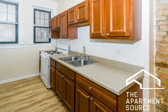 Foto del edificio - 2260 N Lincoln Ave