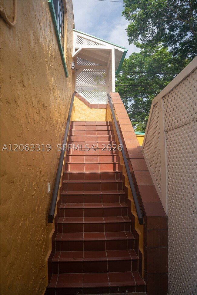 Building Photo - 1222 Salzedo St