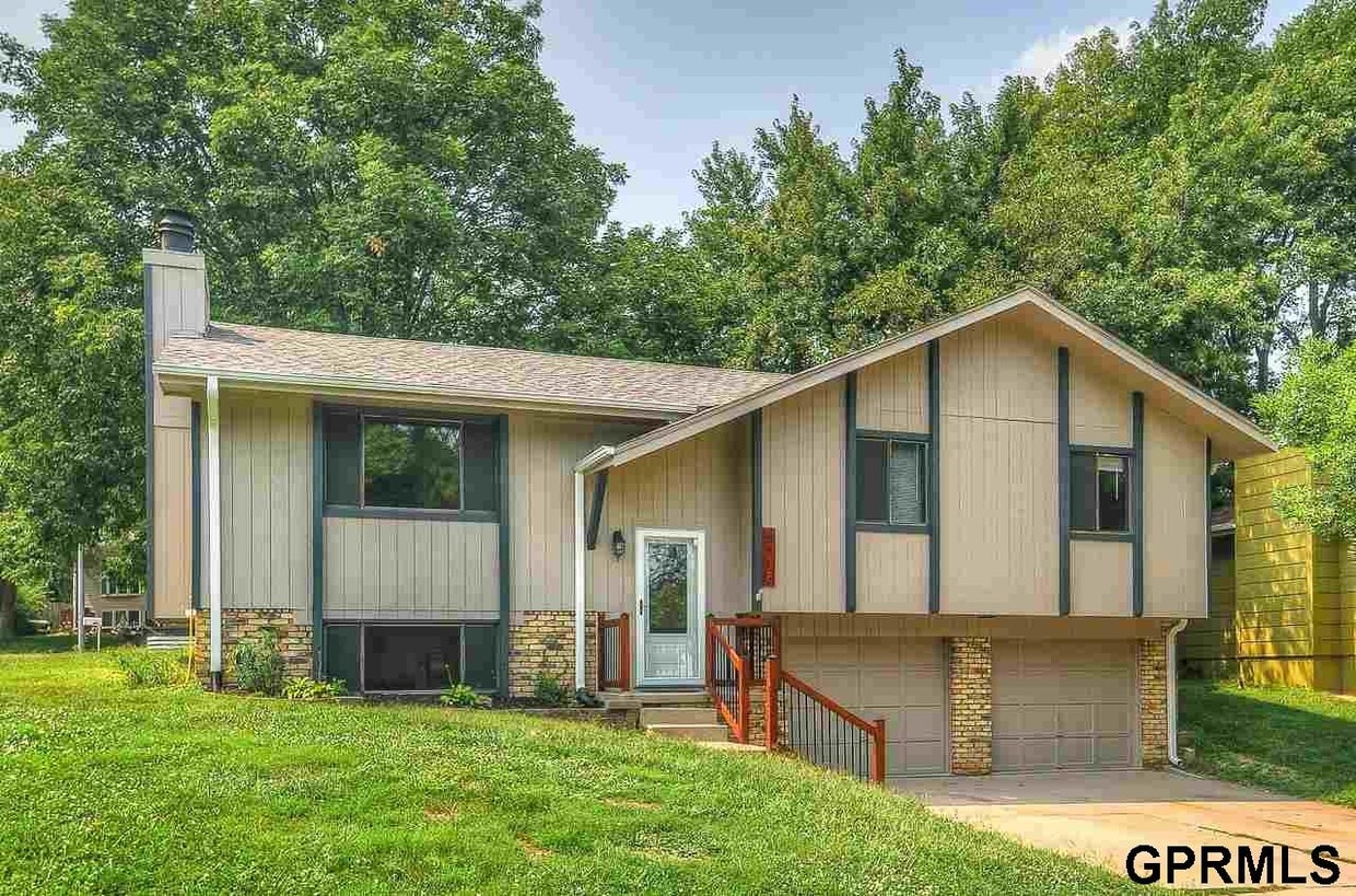 6518 S 137th Cir, Omaha, NE 68137 House Rental in Omaha, NE