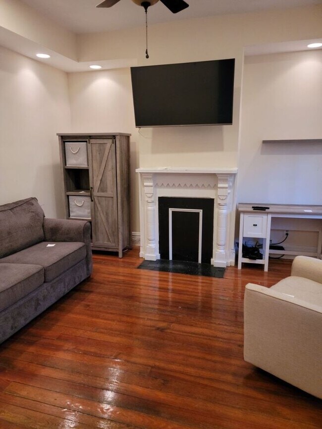 Foto del edificio - 3412 E Marshall St