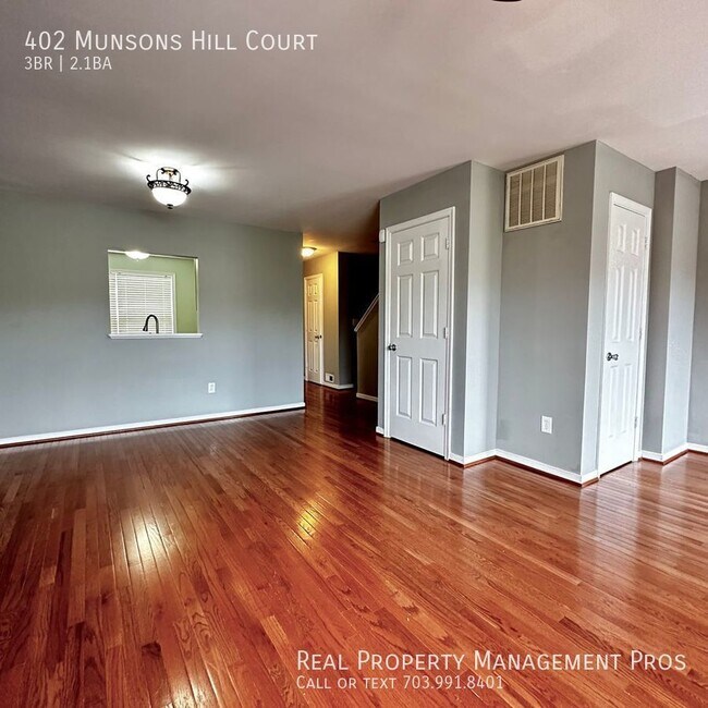 Building Photo - 3 Bed Townhome w/ Fenced backyard near I-95!