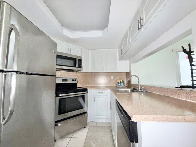 Foto del edificio - 8205 SW 152nd Ave