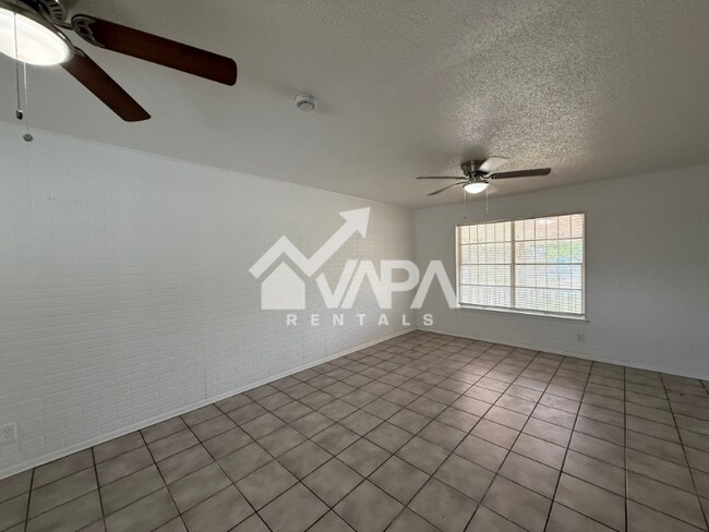 Foto del edificio - 7802 Quirt Dr