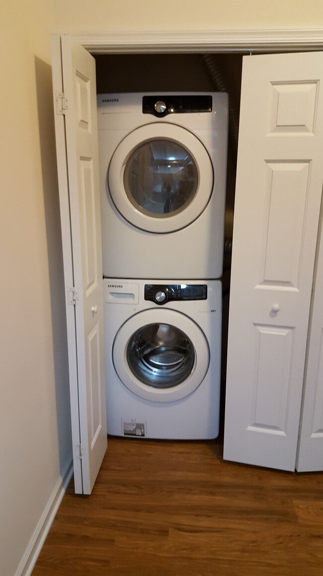 Foto del edificio - 215 N 6th St