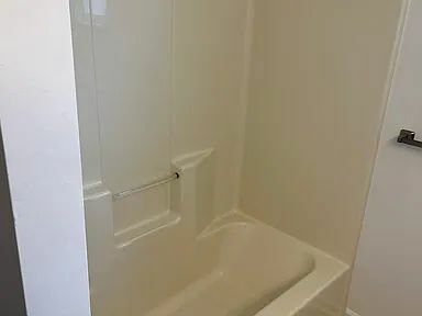 Foto del edificio - 4308 Lowcroft Ave