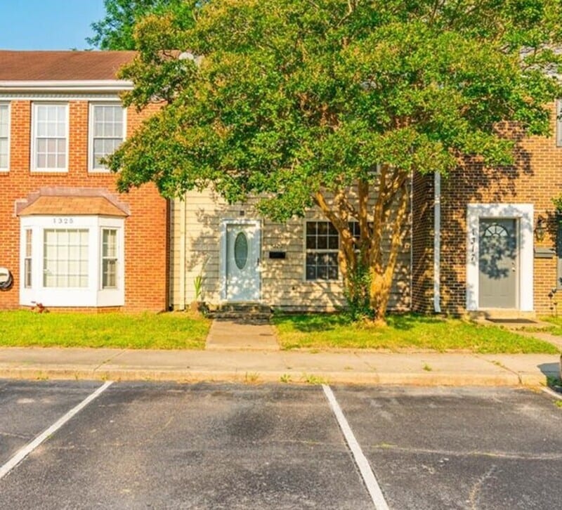 1321 Ruddy Oak Ct, Virginia Beach, VA 23453 Condo for Rent in