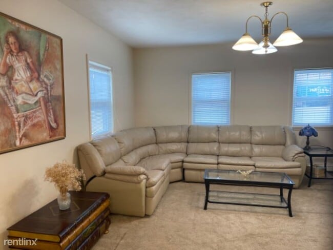 Building Photo - 4 br, 2 bath House - 300 Boylston St