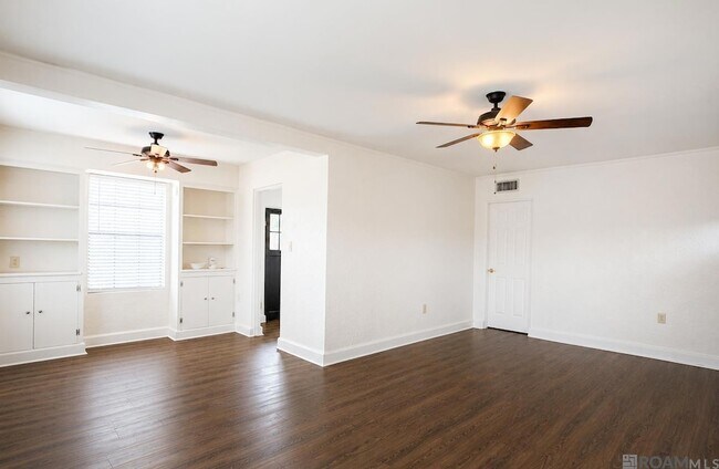 Foto del edificio - 2961 Greenwood Dr