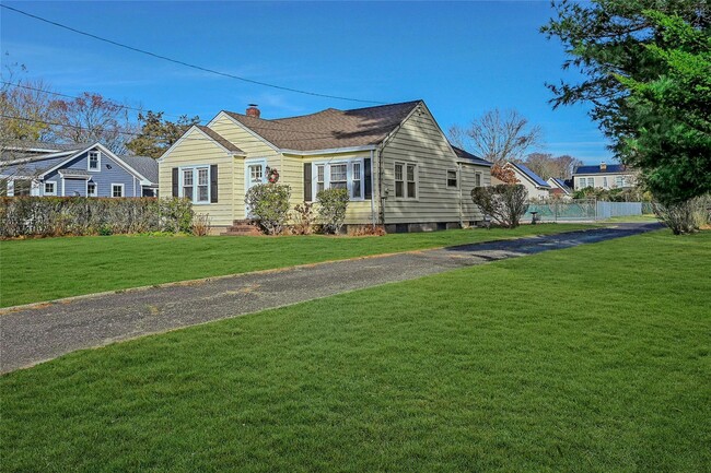 Foto del edificio - 425 Old Shipyard Ln