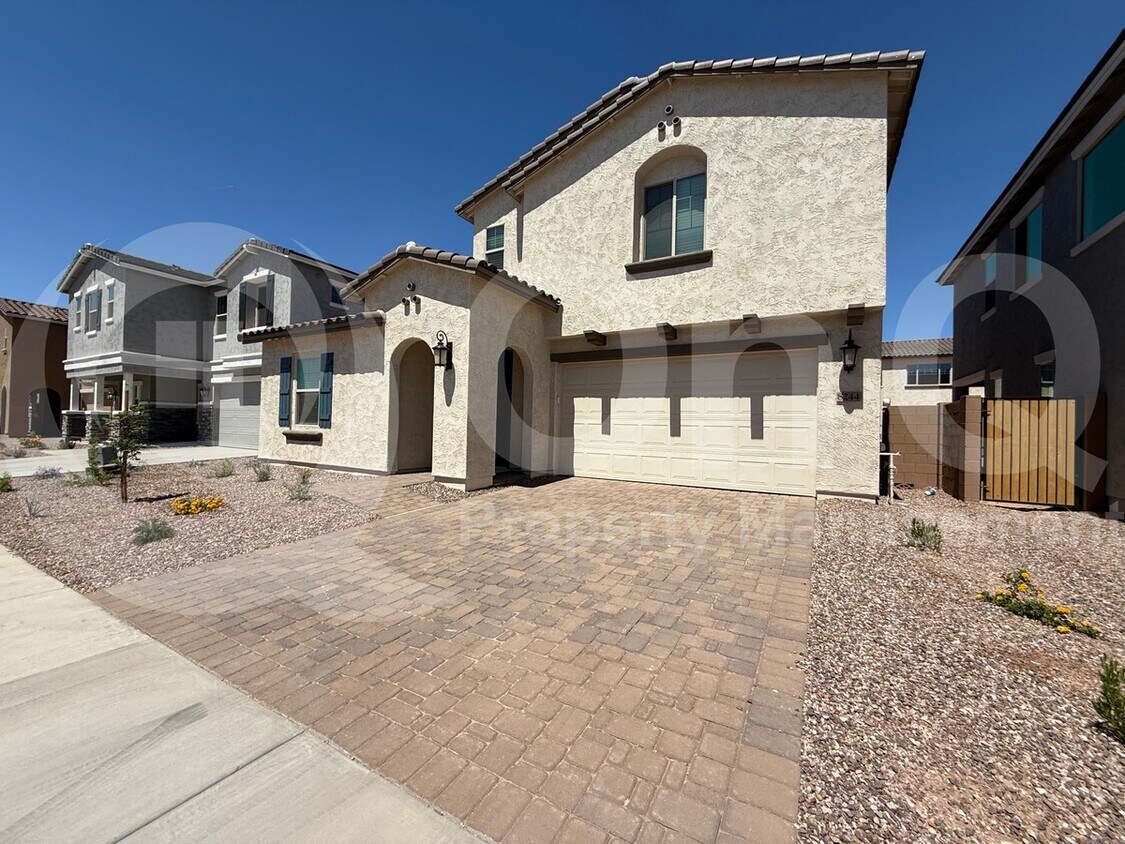 Foto principal - 8244 E Quintuplet Ave