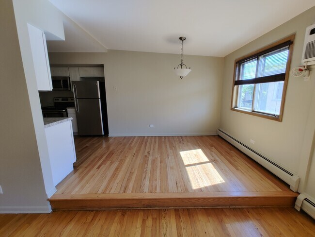 Foto del edificio - 720 N Austin Blvd