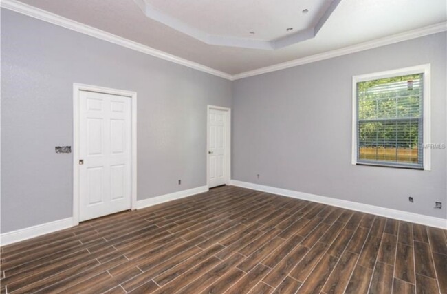 Building Photo - 803 W Sligh Ave